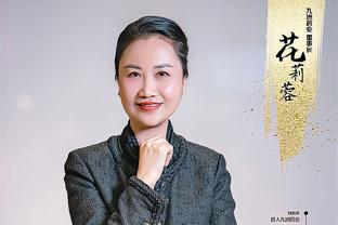 滕哈赫解释半场换下梅努：麦克能带来活力，下半场表现好多了